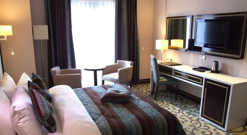 
For You Hotel
