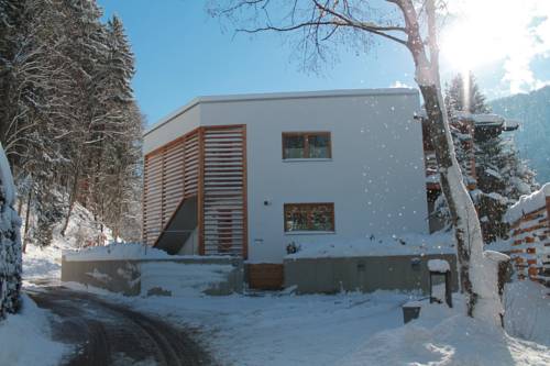 Фото 
Häuserl im Wald

