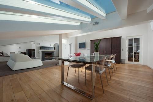 Фото 
Hotel Garni Wilder Mann
