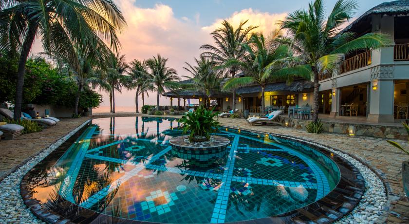 
Long Son Mui Ne Campground, Restaurant & Beachclub
