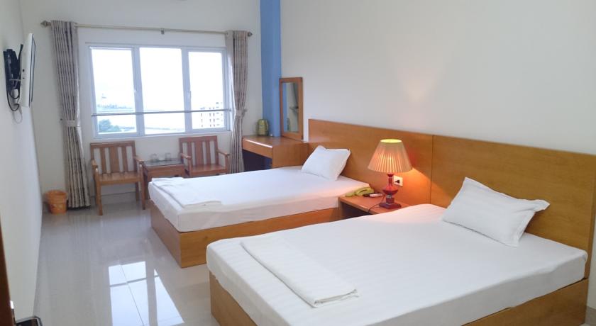 Фото 
Holiday Hotel
