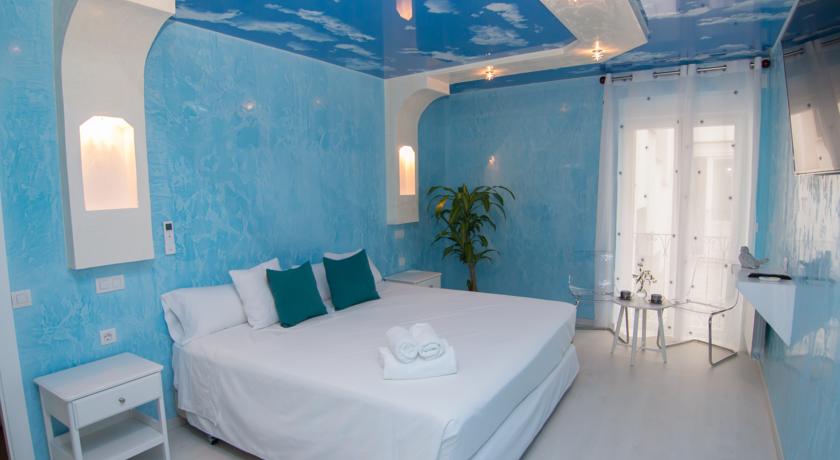 Фото 
Molina Lario
