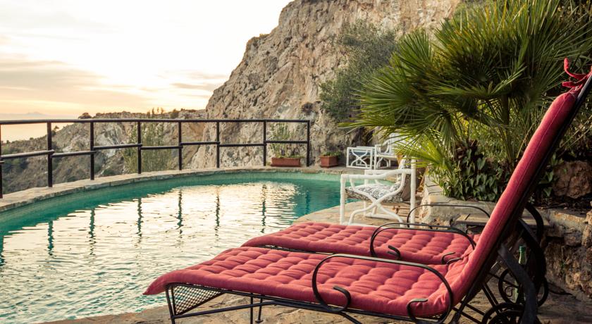 
Sweet Hotel Continental
