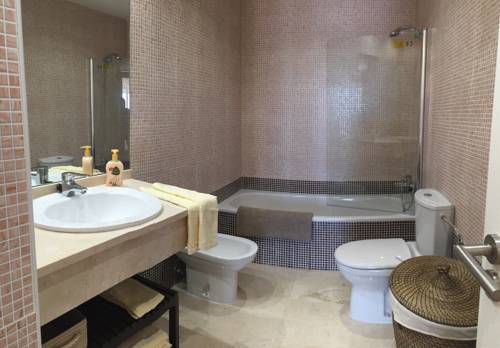 Фото 
Apartamentos Centrum Luxe by Alterhotels
