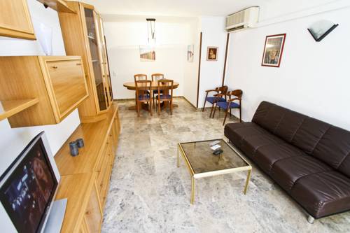 Фото 
Apartamentos Mayra
