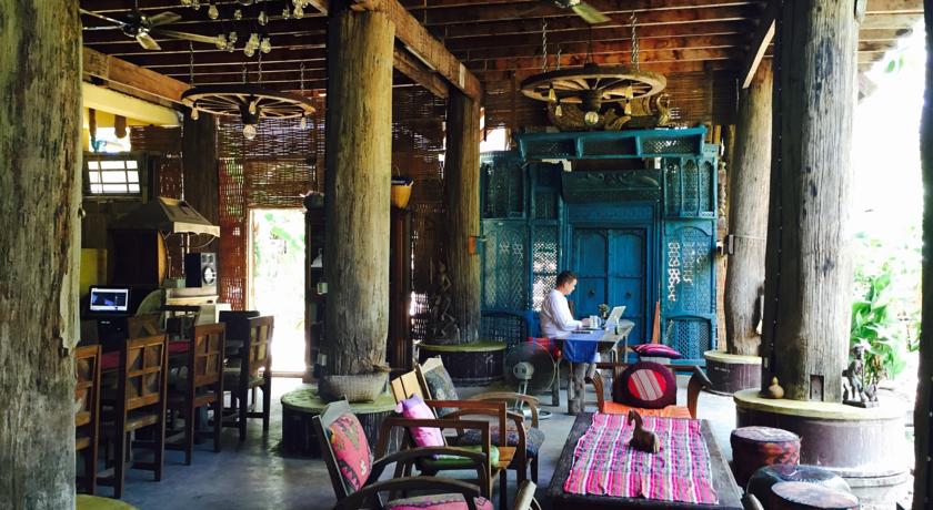 
Baan Boo Loo Village
