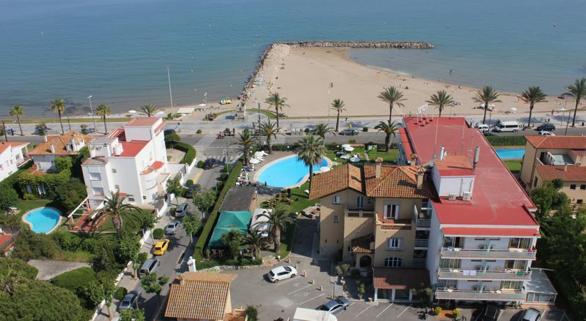 Фото 
Casa Rainbow Sitges
