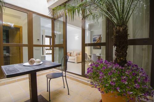 Фото 
Calle Maura Apartment
