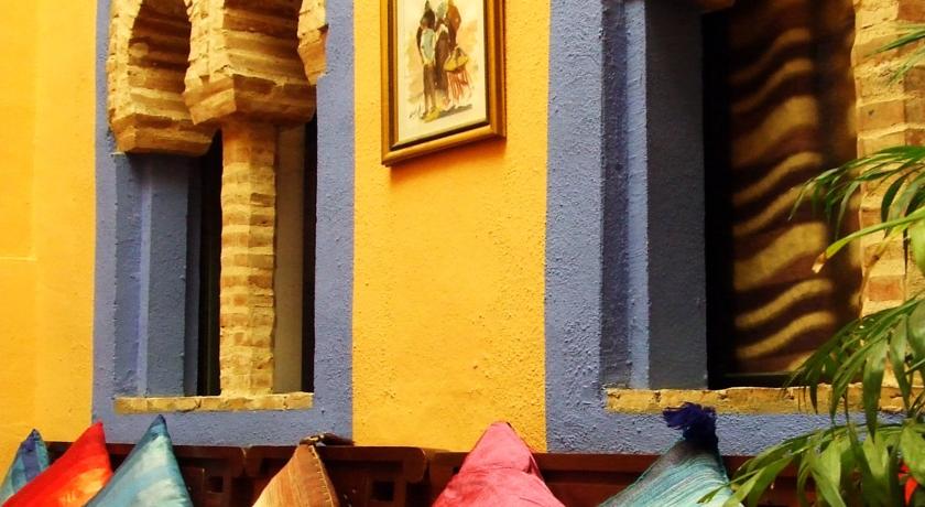 Фото 
Apartaments Claudi
