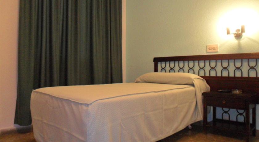 Фото 
URH Parkhotel
