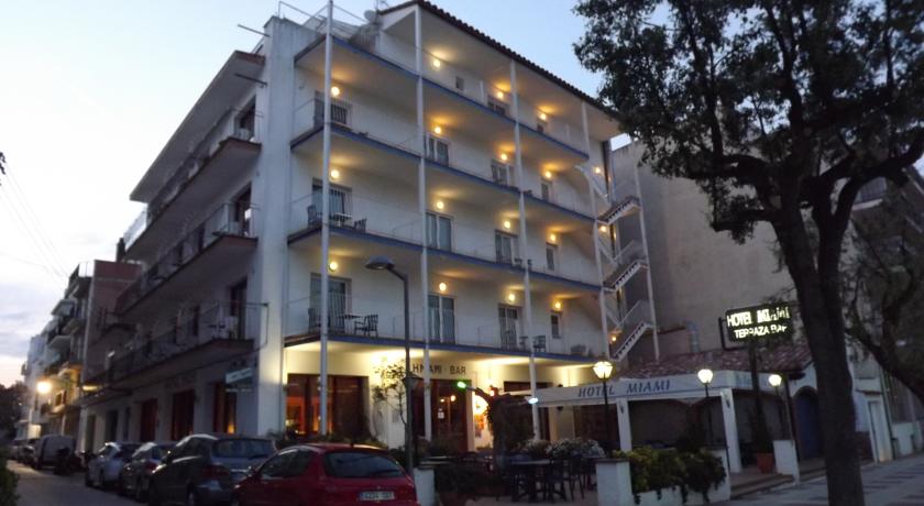 
Hotel 153
