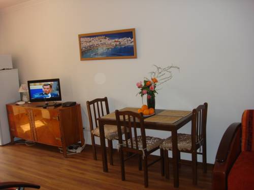 Фото 
Pushkina 12 Guest House
