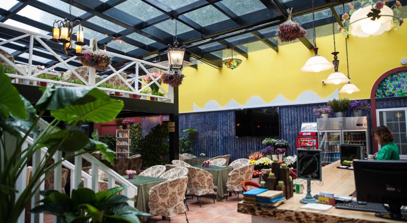 Фото 
Colorful Hostel
