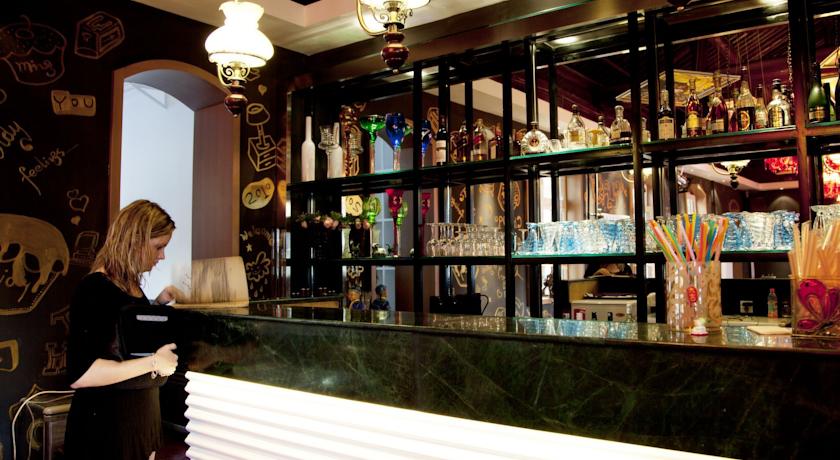 Фото 
Dong Ge Hotel
