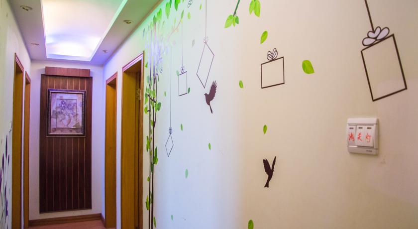 Фото 
Two Towns Hostel
