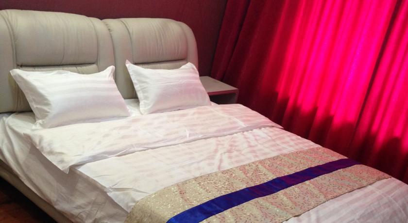 Фото 
Yangshuo Xijie Haotin Hotel
