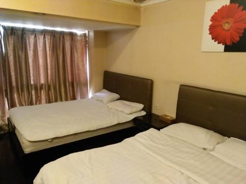 Фото 
Fawlty Towers Hotel
