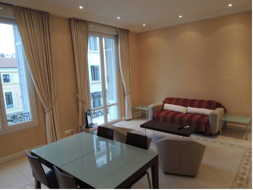 Фото 
Hotel 64 Nice
