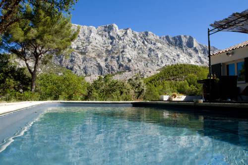 Фото 
Aux Augustins
