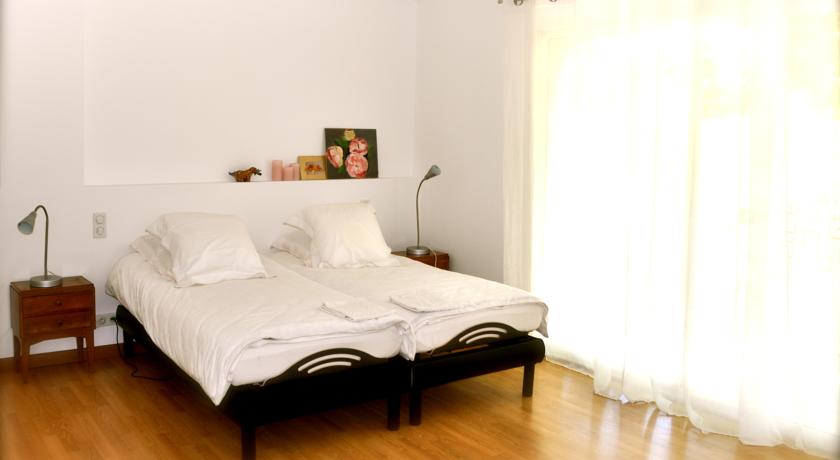 Фото 
ibis Avignon Centre Pont De L&#39;Europe
