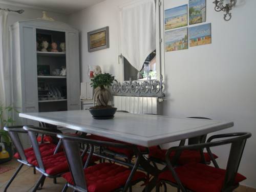 Фото 
Holiday Home Avignon Bis Rue Des Camelias
