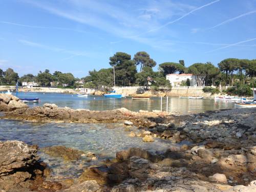 Фото 
Inter-Hôtel Notre Dame
