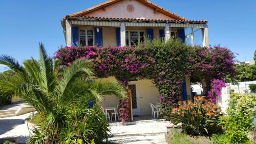 Фото 
ibis Rouen Centre Rive Gauche St Sever
