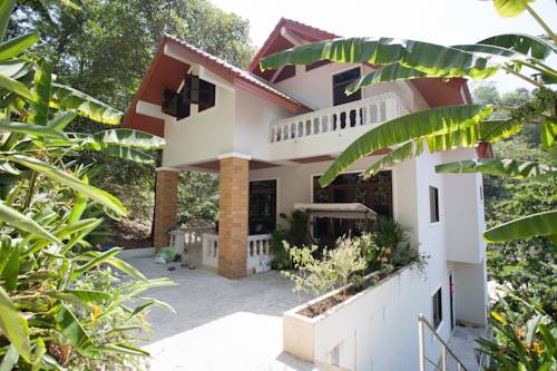 Фото 
Veerakit House
