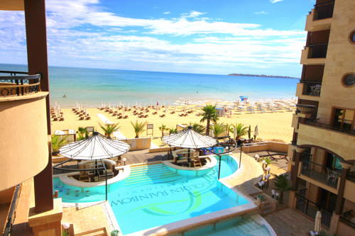 
Hotel Yantra
