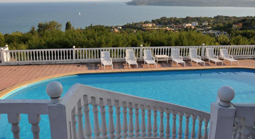 Фото 
Astra Family Hotel
