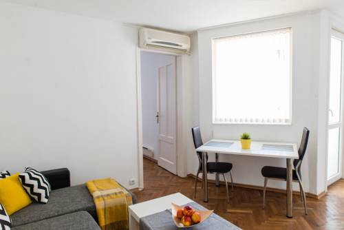 Фото 
Varna Center Apartment
