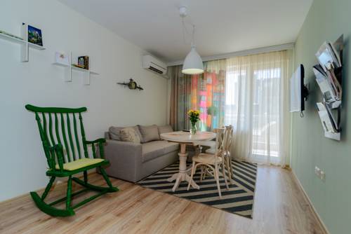 Фото 
Maxim Apartment
