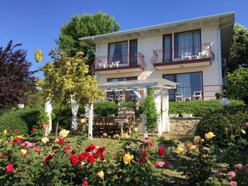 Фото 
Central Apartment
