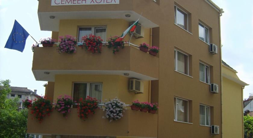 Фото 
Kotsevi Apartments
