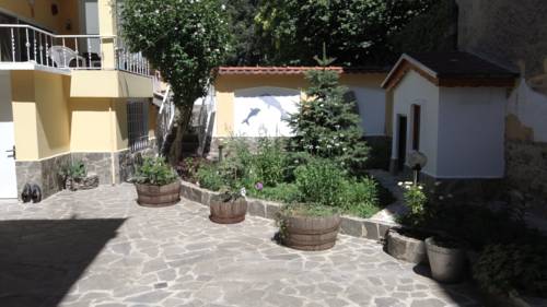 Фото 
Apartments Nedevi
