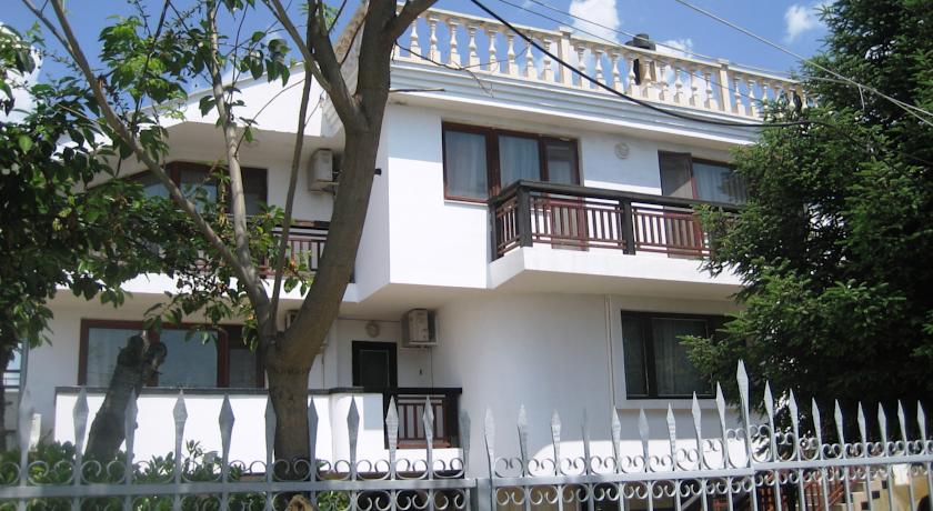 Фото 
Pomorie Apartment
