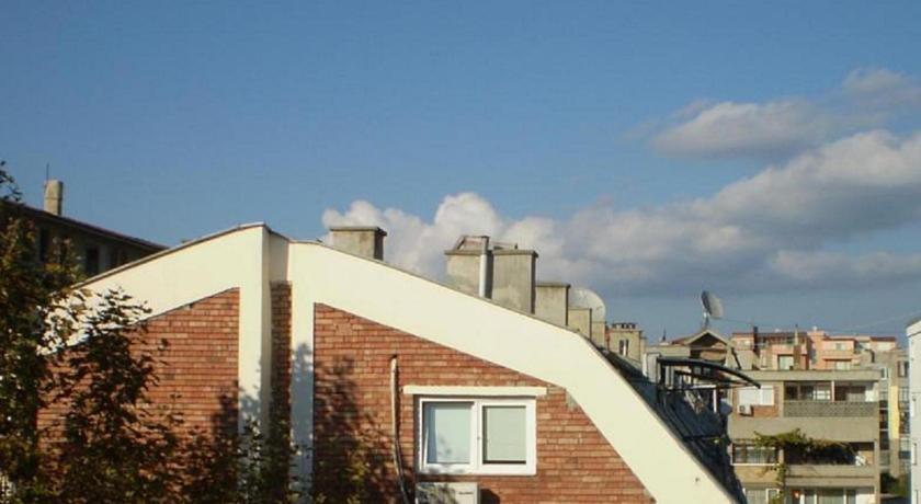 Фото 
Izgrev Apartment
