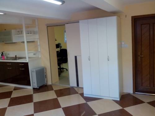 Фото 
TEIS Apartments
