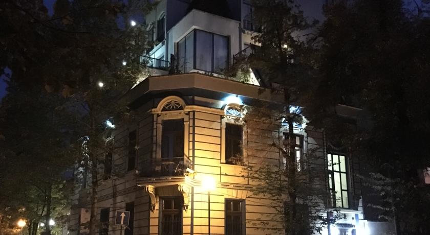 Фото 
Emerald Beach Studios
