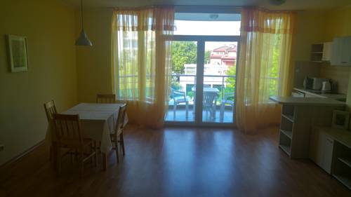 Фото 
Studio in Flora Aparthotel
