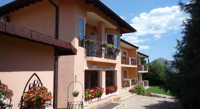 Фото 
Flora Violet 414 Studio
