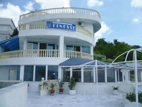 Фото 
Resmi Holiday Homes
