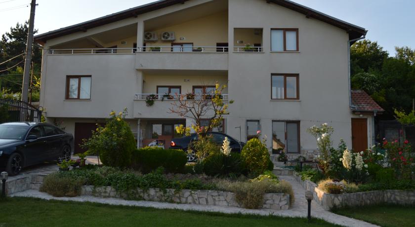 Фото 
Nevada Apartments
