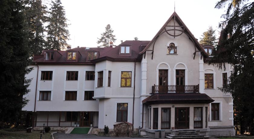 Фото 
Castle Complex Apartment
