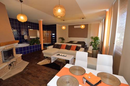 Фото 
Silverleaf Service Apartments
