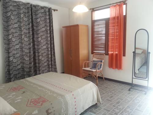 Фото 
La Residence Beach Apartments by BARNES
