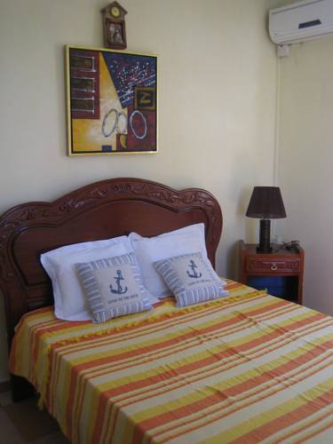 Фото 
Leora Beachfront Suite
