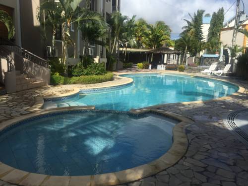 Фото 
Les Ixoras
