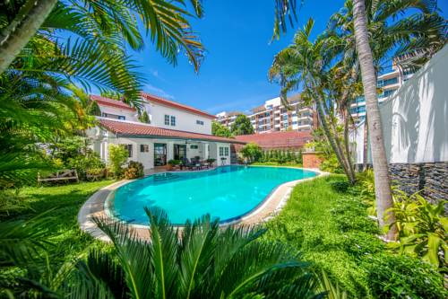 Walking Street Pool Villa Pattaya