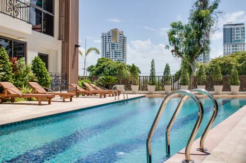 City Garden Pratamnak Condominium by Mr.Butler
